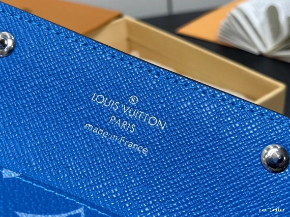 Cheap Holder Card VUITTON LOUIS Necklace-7.6*10*0.5CM 0727